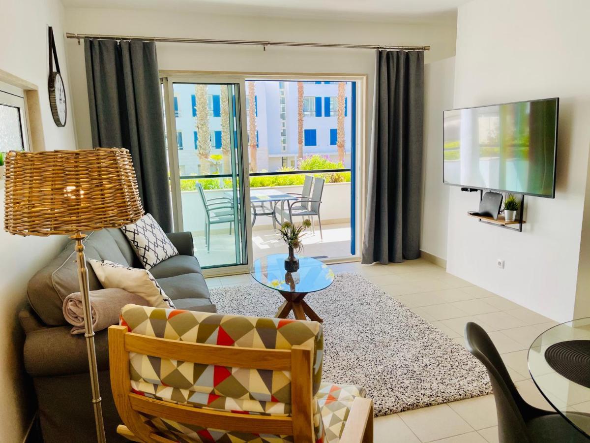 לאגוּ‏ש Angies Marina Apartment, Includes 2 Free Passes For The Marina Pool מראה חיצוני תמונה