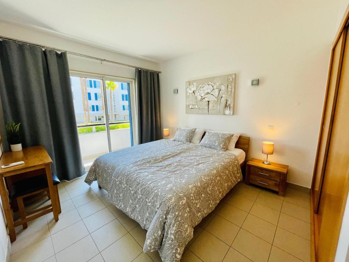 לאגוּ‏ש Angies Marina Apartment, Includes 2 Free Passes For The Marina Pool מראה חיצוני תמונה