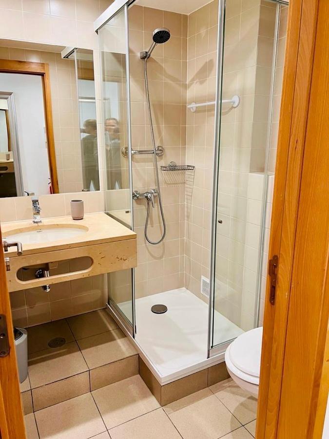 לאגוּ‏ש Angies Marina Apartment, Includes 2 Free Passes For The Marina Pool מראה חיצוני תמונה