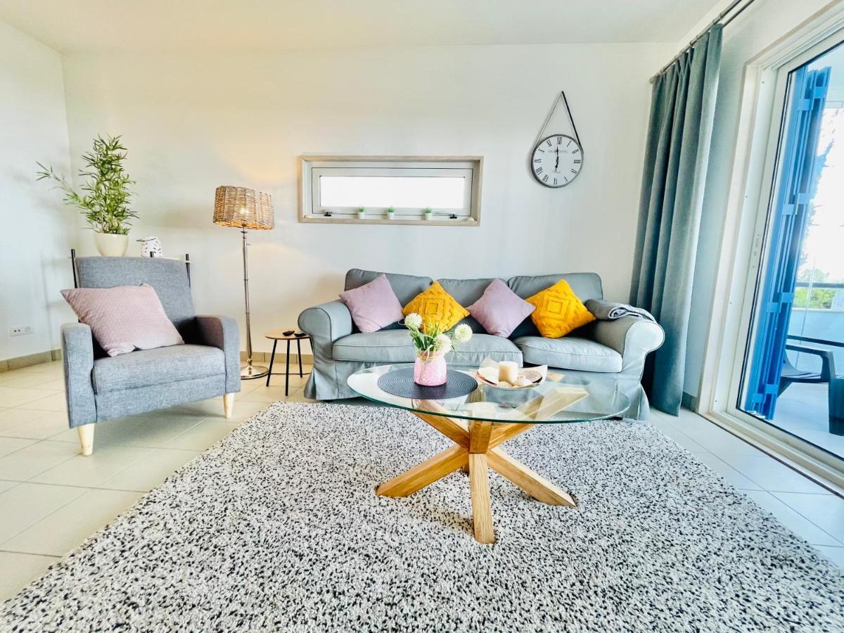לאגוּ‏ש Angies Marina Apartment, Includes 2 Free Passes For The Marina Pool מראה חיצוני תמונה